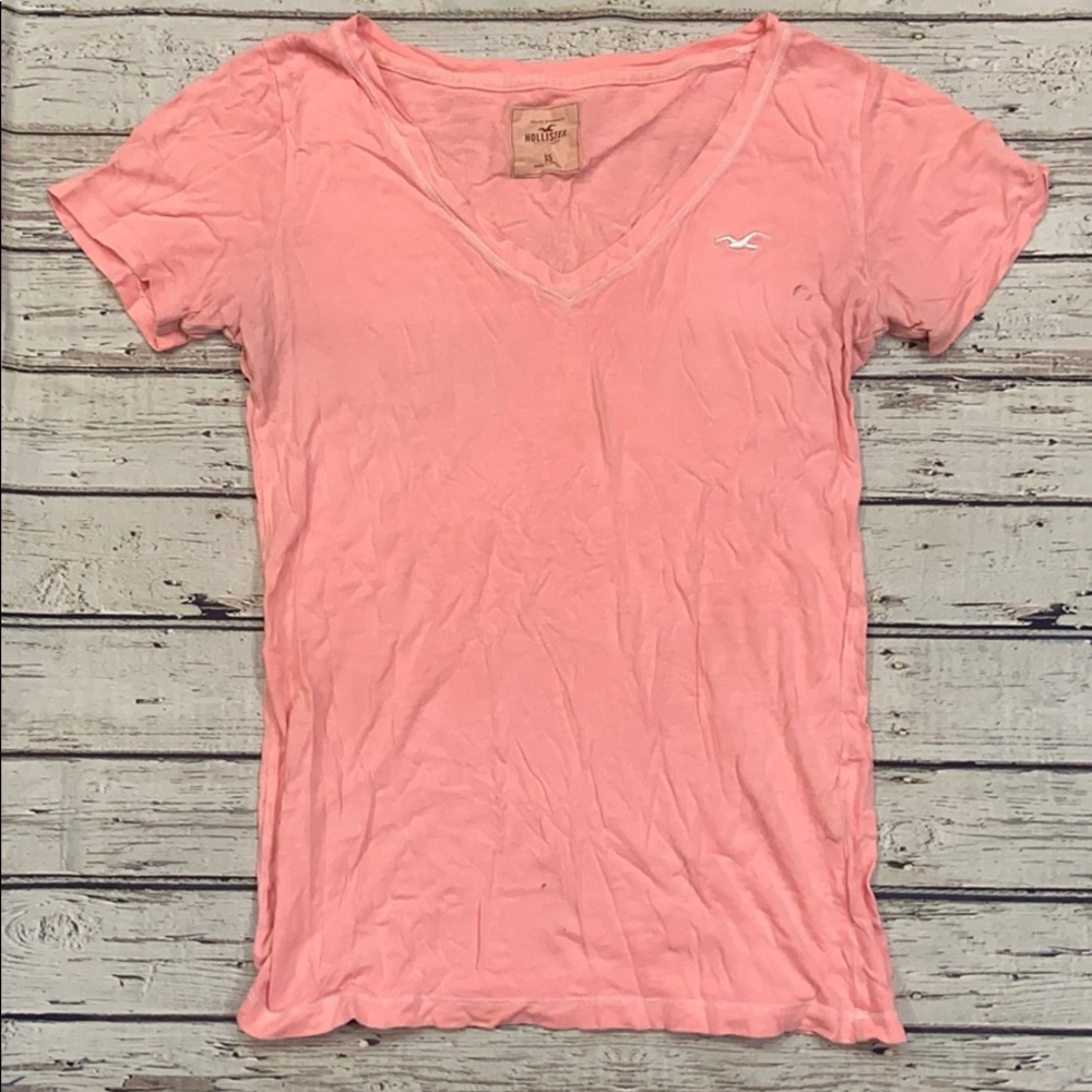 🌵3/$20• Hollister Pink V neck Tee Shirt Soft